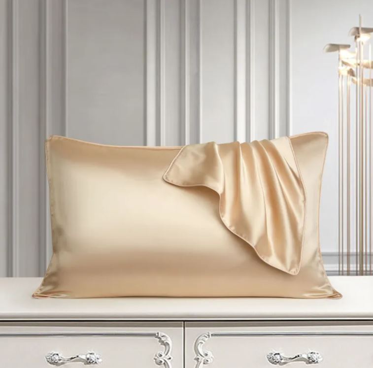 Lumé Cloud — Mulberry Silk Pillowcase