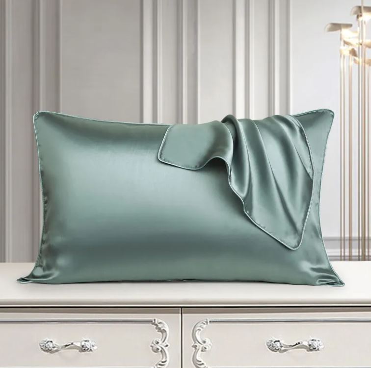 Lumé Cloud — Mulberry Silk Pillowcase