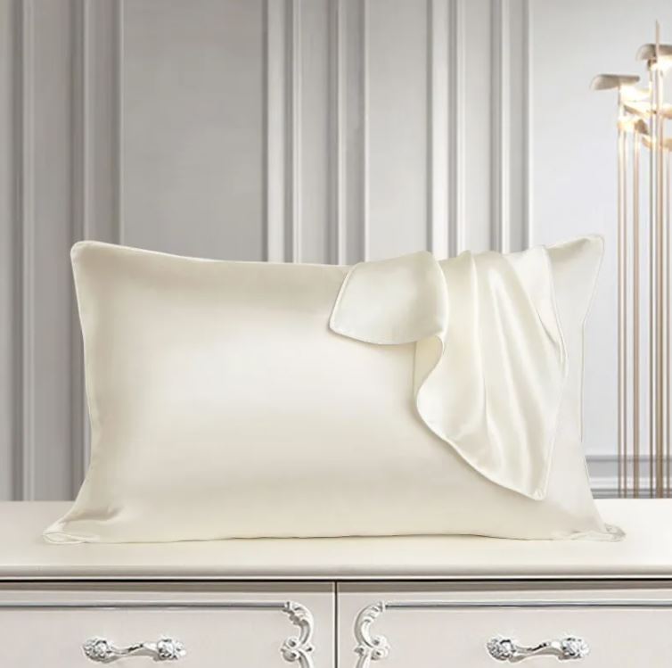Lumé Cloud — Mulberry Silk Pillowcase