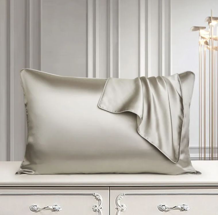 Lumé Cloud — Mulberry Silk Pillowcase